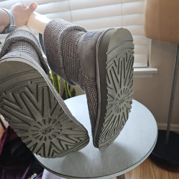 Ugg Classic Cardi Boot - Picture 5 of 13